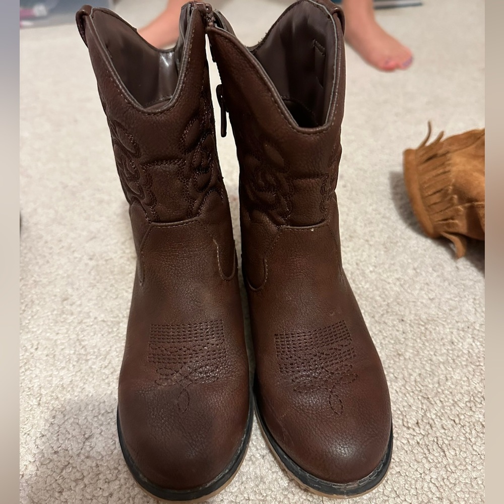 Girls Cat & Jack Boots Size 12